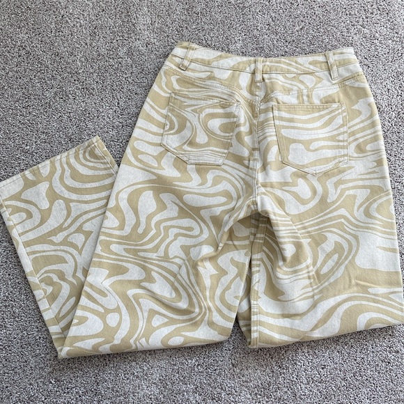 Tiger Mist • Sergio Tan and White Swirl Print Straight Leg Jeans - Picture 7 of 16